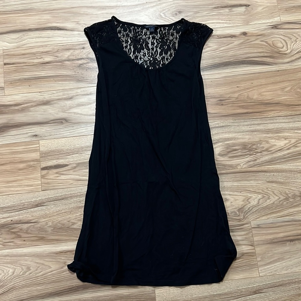 Baby Doll Style Short Dress Long Shirt w lace back around neck banana republic